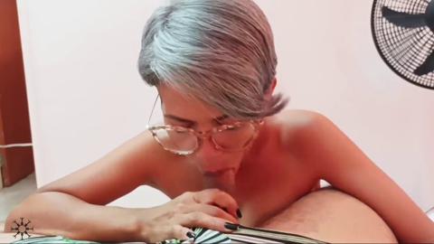 Older Sluttish Motherfucker's Tongue-Writhing Oral😜 Frenzy - Porno Español