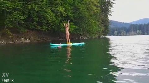 Sexy Mature Mom Gets Butt🍑 Naked on Standup Surfboard