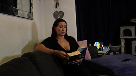 Step-Mommy's dirty little f*ck-toy gets pounded by a big cock🍆