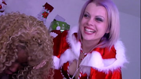 Sensual Christmas Seduction: Nina Rivera and Nadia White Oral😜 Delight