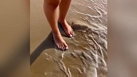 Raunchy aunt flaunts new bikini to horny🥵 nephew on NYE, turns wild, strips naked with X-rated banter