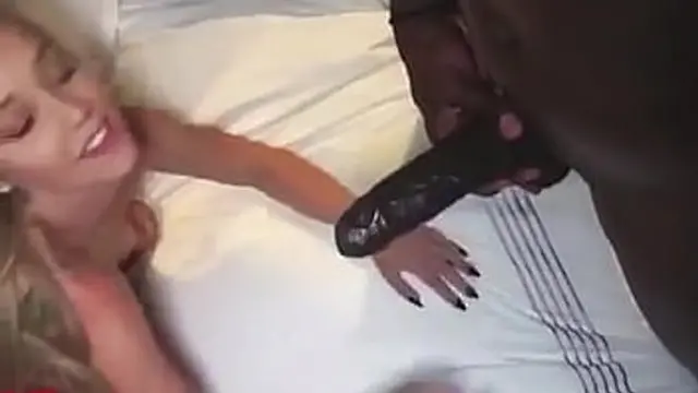 Sultry &mdash;  recently separated cougar ravishes massive black cock🌭 on her first post-divorce fling