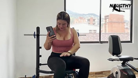 Muscular Man Masturbates In Gym While Hotly Texting His Lustful Lover