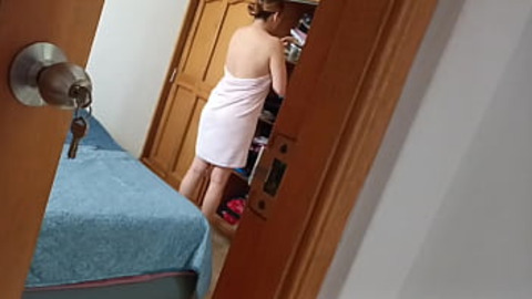 My Hot StepMom Discovers My Hard Cock🌭 While She's Bathing