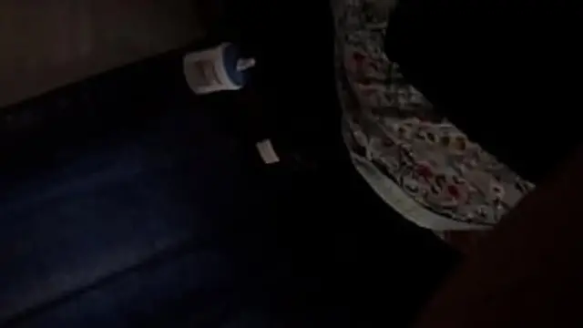 Mi tía y yo durante la limpieza de la casa