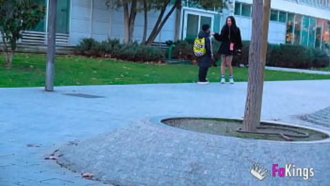 Lara Croft Screams Explicitly For Juanjo On The Street - Urgent Fuck Desired!