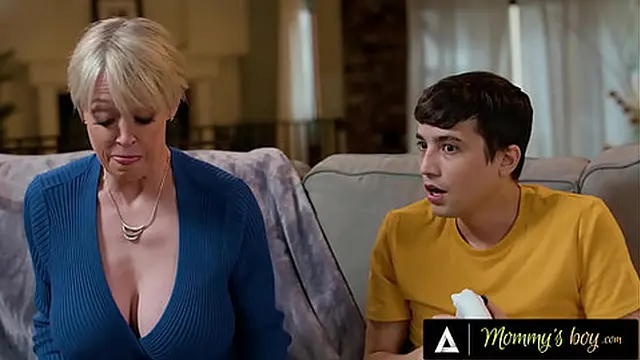 boyfriend′S MILF milf - Dee Williams Seduces Hormonal boyfriend - VOLS 1 & 2