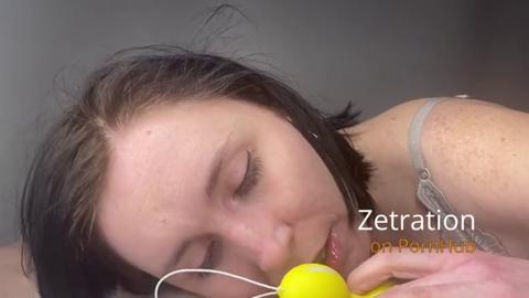 Big-Assed Brunette Gets Her Tight Pussy🌮️ Poundered Raw By Two Hairy Daddies
