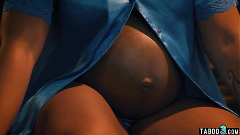  Busty preggo black MILF Avery Jane wants a large white dick🌭