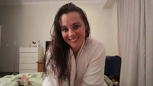 milf MILF with a huge butt🍑 takes her boyfriend′s cock🍆 in the  home