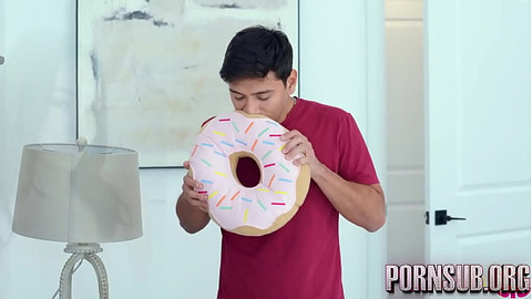Donuts And Cupids Arrow. Spanish sub. To see in: pornsuborg