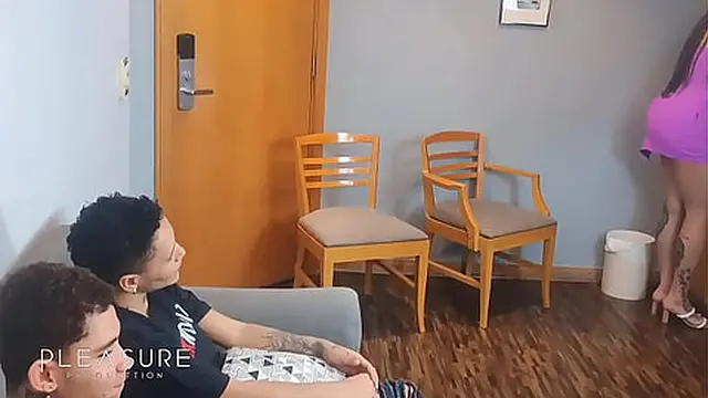 Lesbian teaches boyfriend how to eat a hot woman 