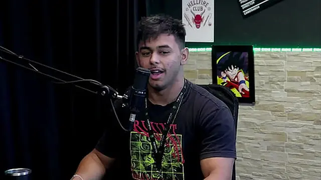 It′s hard to eat a girl &mdash;  there was no suggestion of disgusting fetishes &mdash;  he showed a position to have sex &mdash;  and one sitting down    - Guilherme Filmmaker Porn (WATCH ON: SHEER/RED)