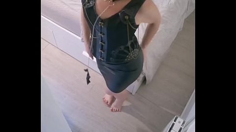 Come fuck my big little slut ass or the other way around