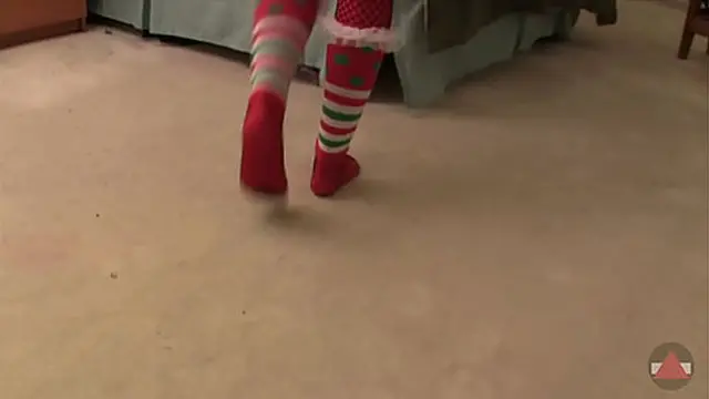 Santa′s helper gave him the best lap dance gift ever!