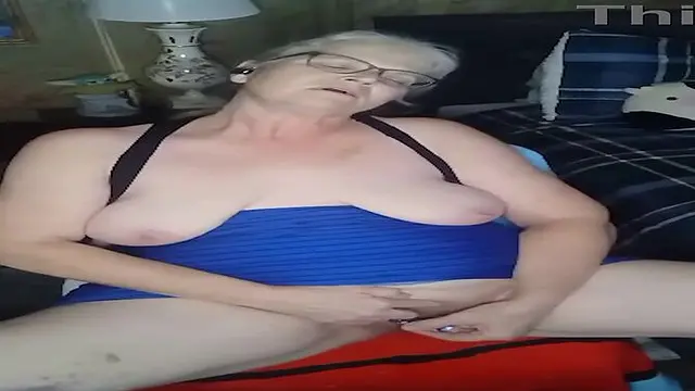 Hot and juicy MILFs play with her muff